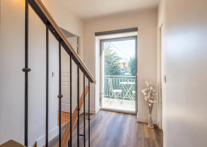 Des Cygnes Pres Du Marina Grand Port *