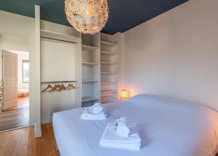 Des Cygnes Pres Du Marina Grand Port *