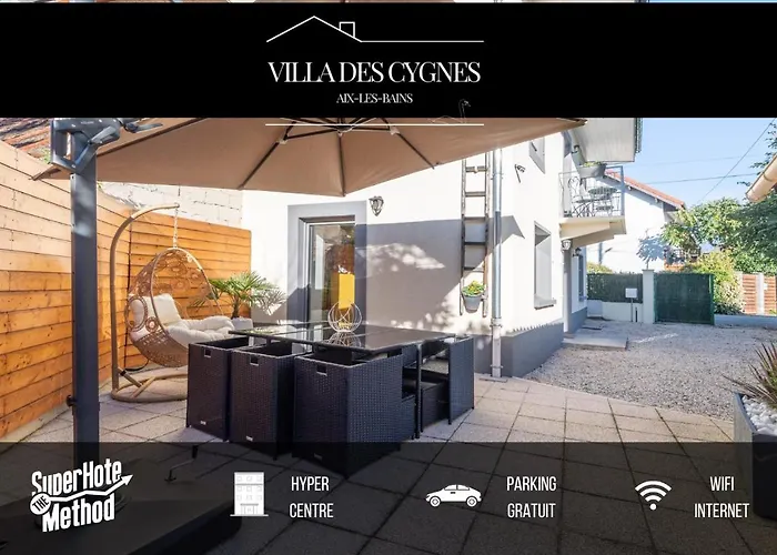 Des Cygnes Près Du Marina Grand Port * Aix-les-Bains